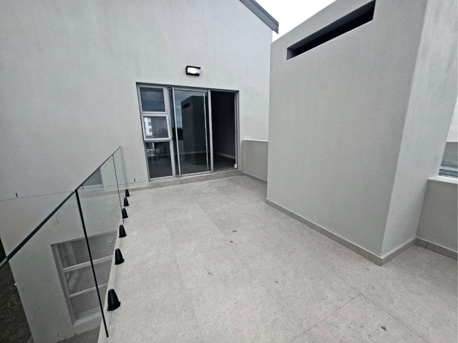  Bedroom Property for Sale in Sandown Western Cape
